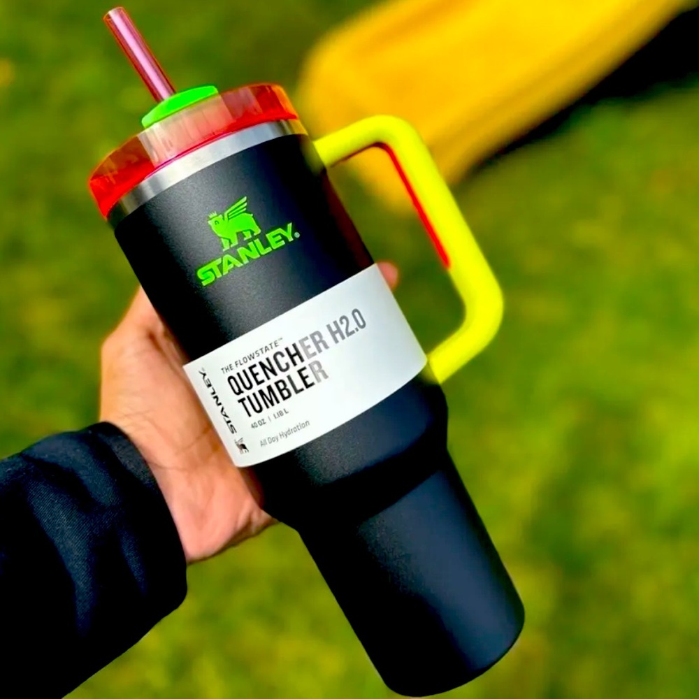 💚🖤💗Stanley NEW LIMITED 40oz Quencher BLACK NEON💗💛🖤